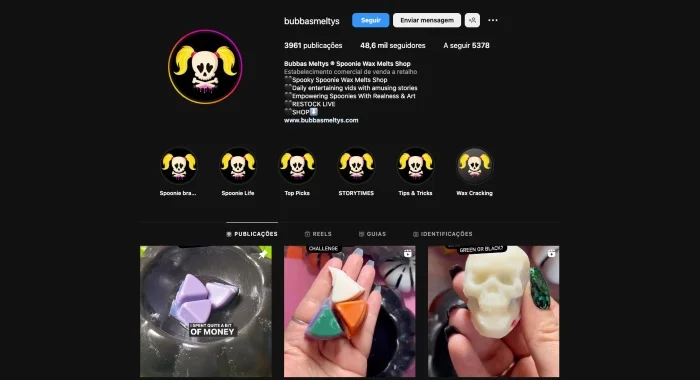Bubbas Meltys shows their wax melts in action on a daily basis and for that amassed 50k followers on Instagram. 